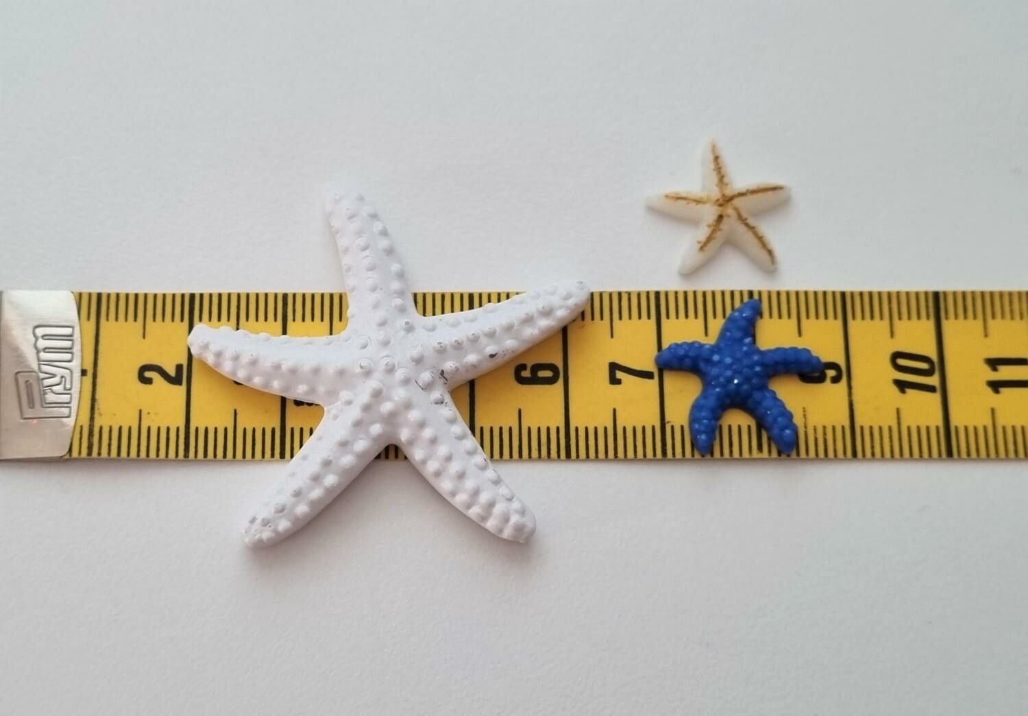 3 st sjöstjärnor. Miniatyrer / figuriner för dockskåpet, tittskåp mm