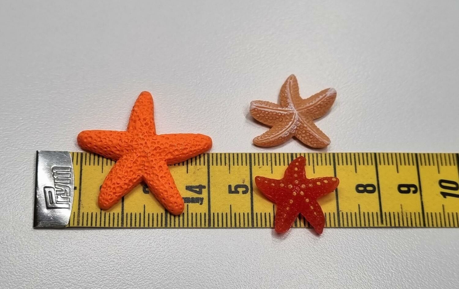 3 st sjöstjärnor. Miniatyrer för dockskåp, tittskåp med mera