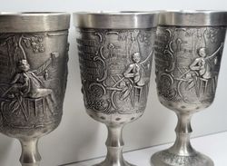 3 st detaljrika glas / dryckeskärl / bägare i tenn.