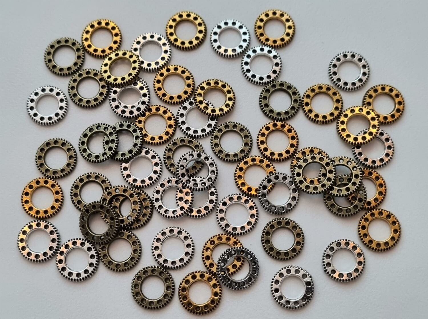 60 st kugghjul i steampunk, kuggar, gears minikugghjul (blandade färger, 10 mm)