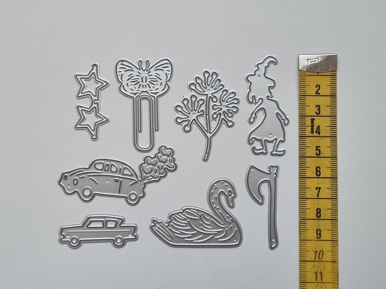 8 st dies, cutting dies till scrapbooking
