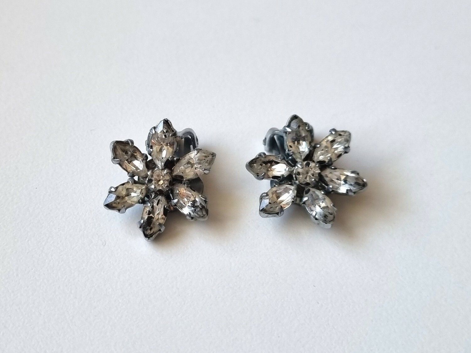 Silverfärgade Clips / örhängen