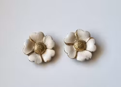 clips / örhängen Blommor