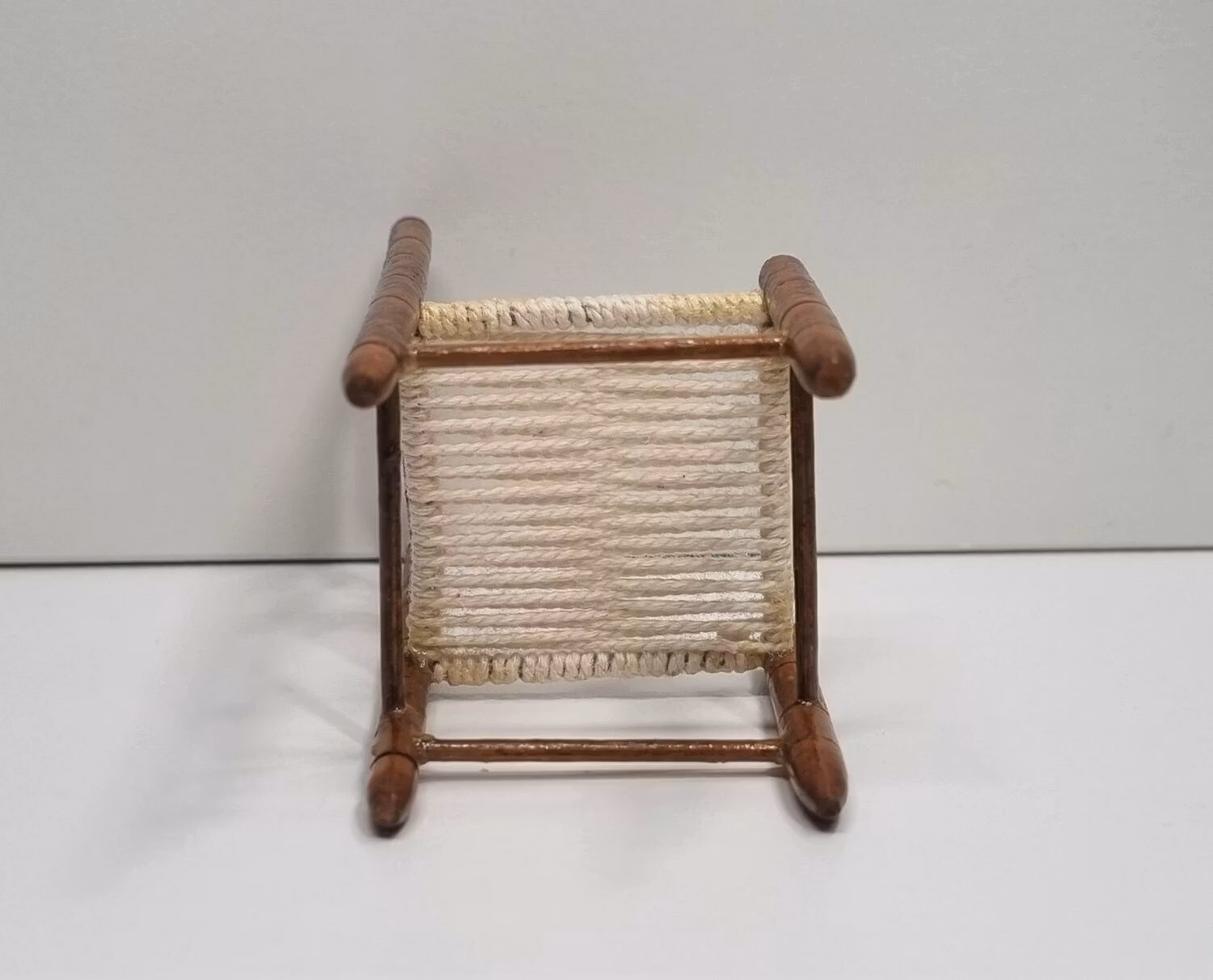 Dockskåpsmöbel, stol