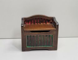 Dockskåpsmöbel, Fållbänk / sittbänk