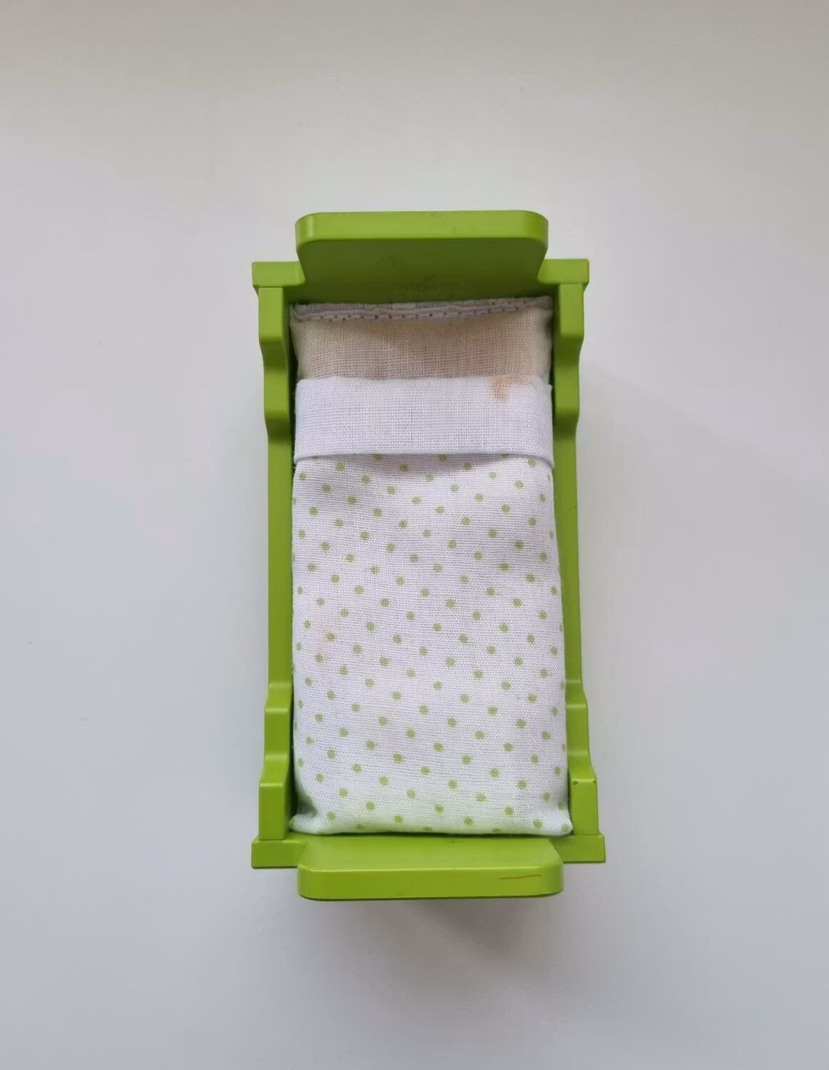 Dockskåpsmöbel, grön säng med madrass/täcke (Lundby)