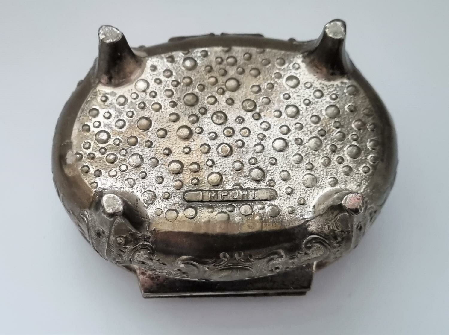 Detaljrik liten smyckesask, smyckeslåda
