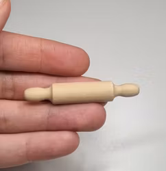 Brödkavel, kavel i trä - Miniatyr till dockskåp, tittskåp med mera