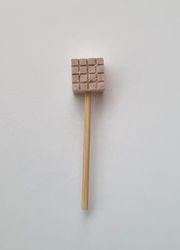 Köttklubba i trä - Miniatyr till dockskåp, tittskåp med mera