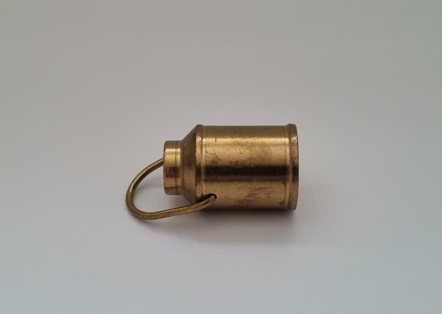 Mjölkkanna, miniatyr till dockhus, dockskåp / tittskåp med mera