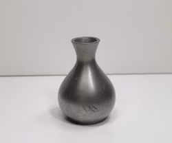 Vas, miniatyrvas, minivas / ljushållare. Just Denmark nr 2492 (år 1884 - 1943)