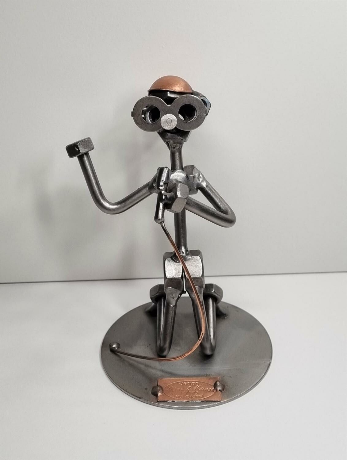 Metallkonst, skulptur. Stålman / stålfigur. Hinz & kunst Germany.