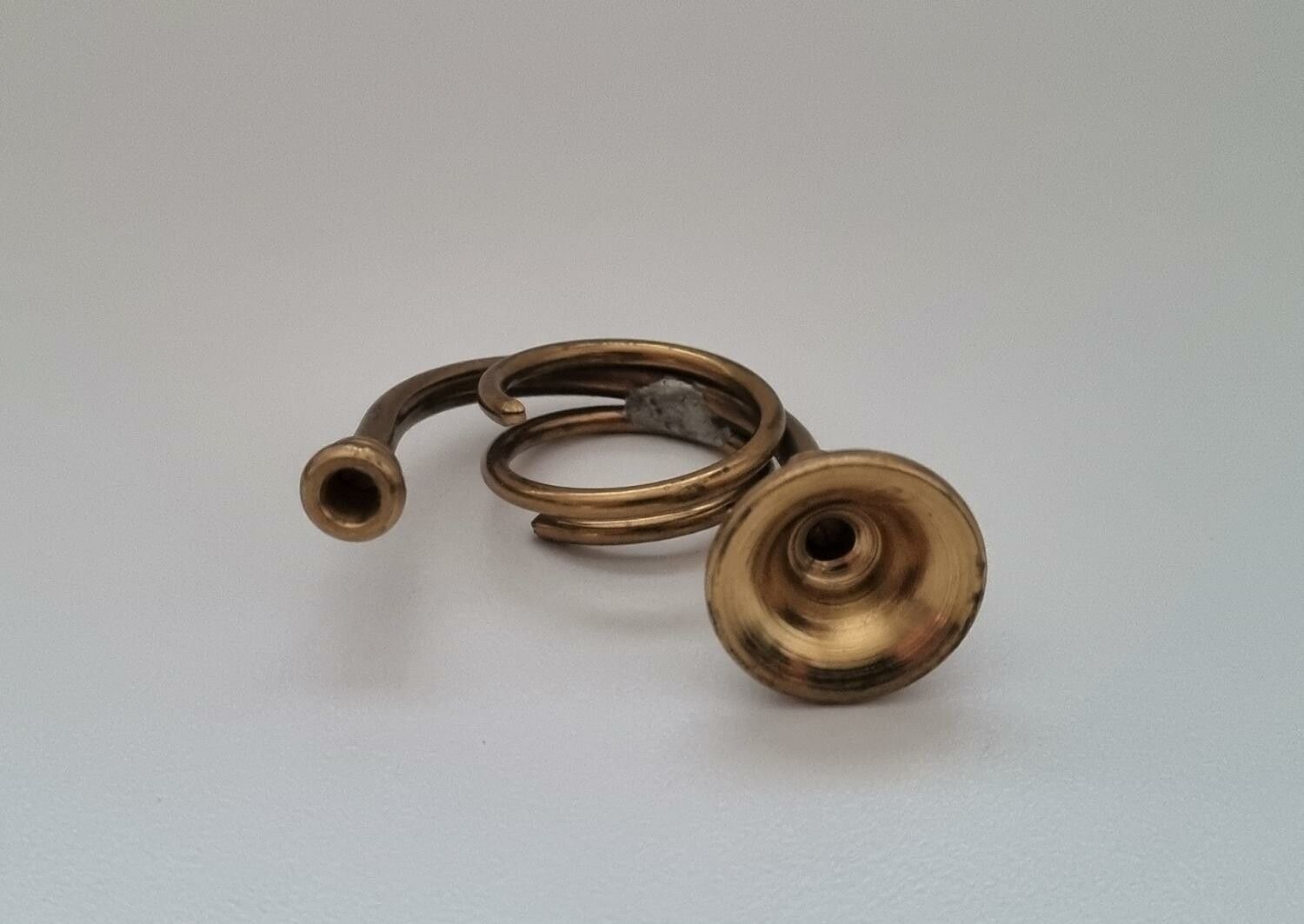 Horn, miniatyr till dockhus, dockskåp / tittskåp med mera
