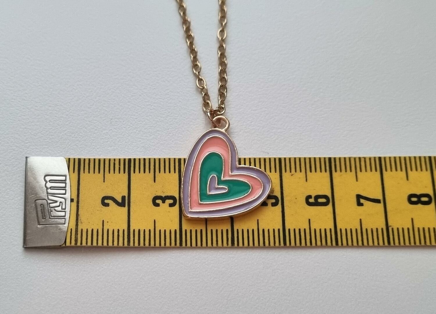 Guldfärgat halsband (60 cm) med ett hjärtan, hjärtberlock