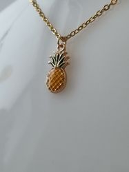 Halsband (45 cm) i rostfritt stål med söt berlock - Ananas