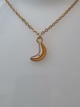 Halsband med banan (50 cm lång kedja i rostfritt stål)
