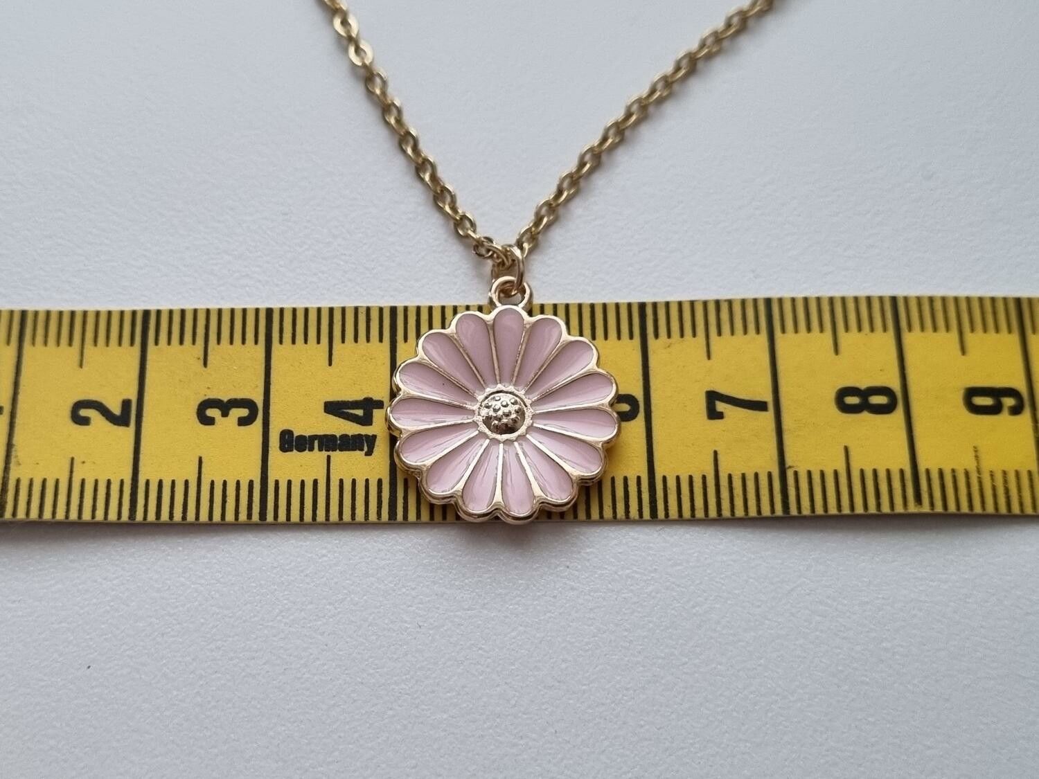 Halsband i rostfritt stål med söt berlock (45 cm) - Rosa blomma