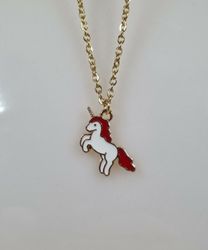 Halsband i rostfritt stål med söt berlock (50 cm) - Röd enhörning