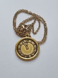 Halsband med klockberlock i steampunk (50 cm långt halsband)