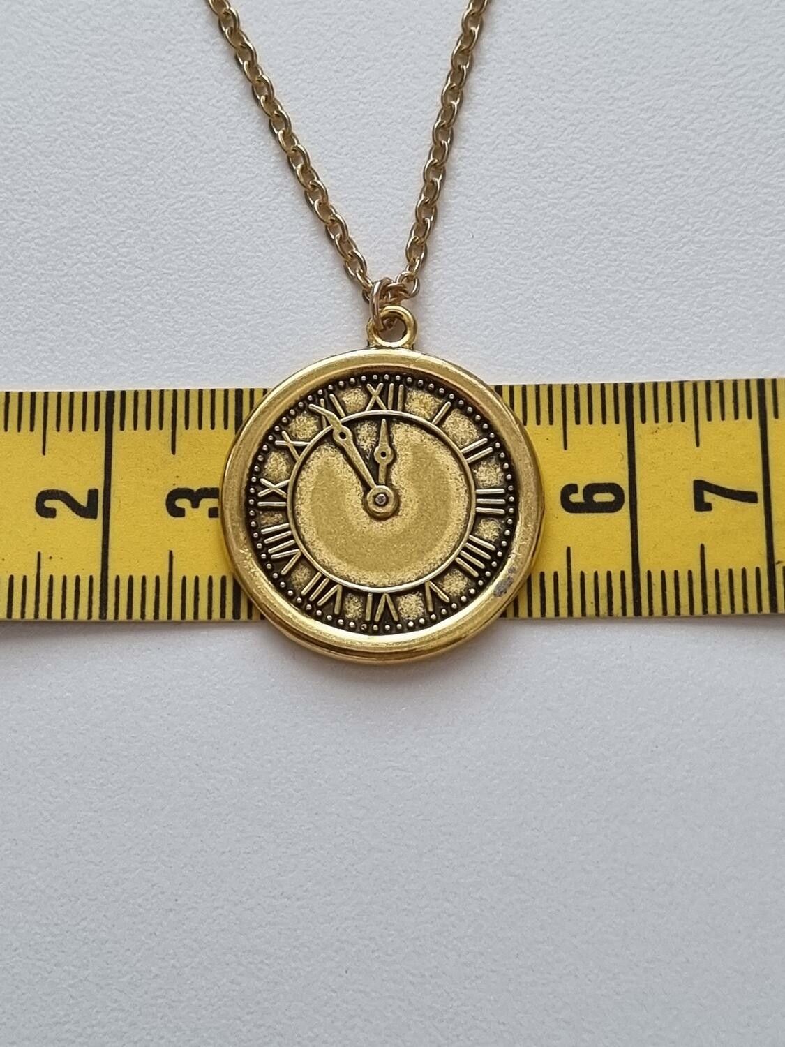 Halsband med klockberlock i steampunk (50 cm långt halsband)