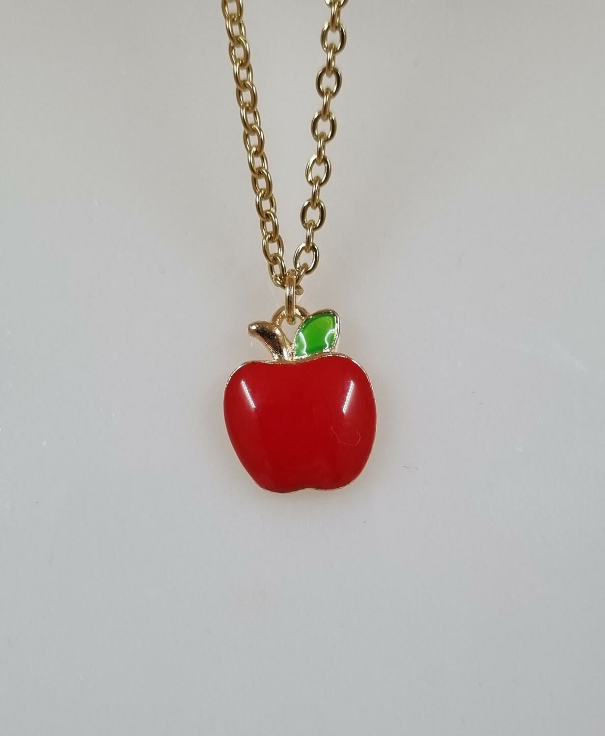 Halsband (55 cm) i rostfritt stål med söt berlock - Äpple