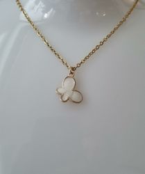 Halsband i rostfritt stål med söt berlock (50  cm) - Vit fjäril