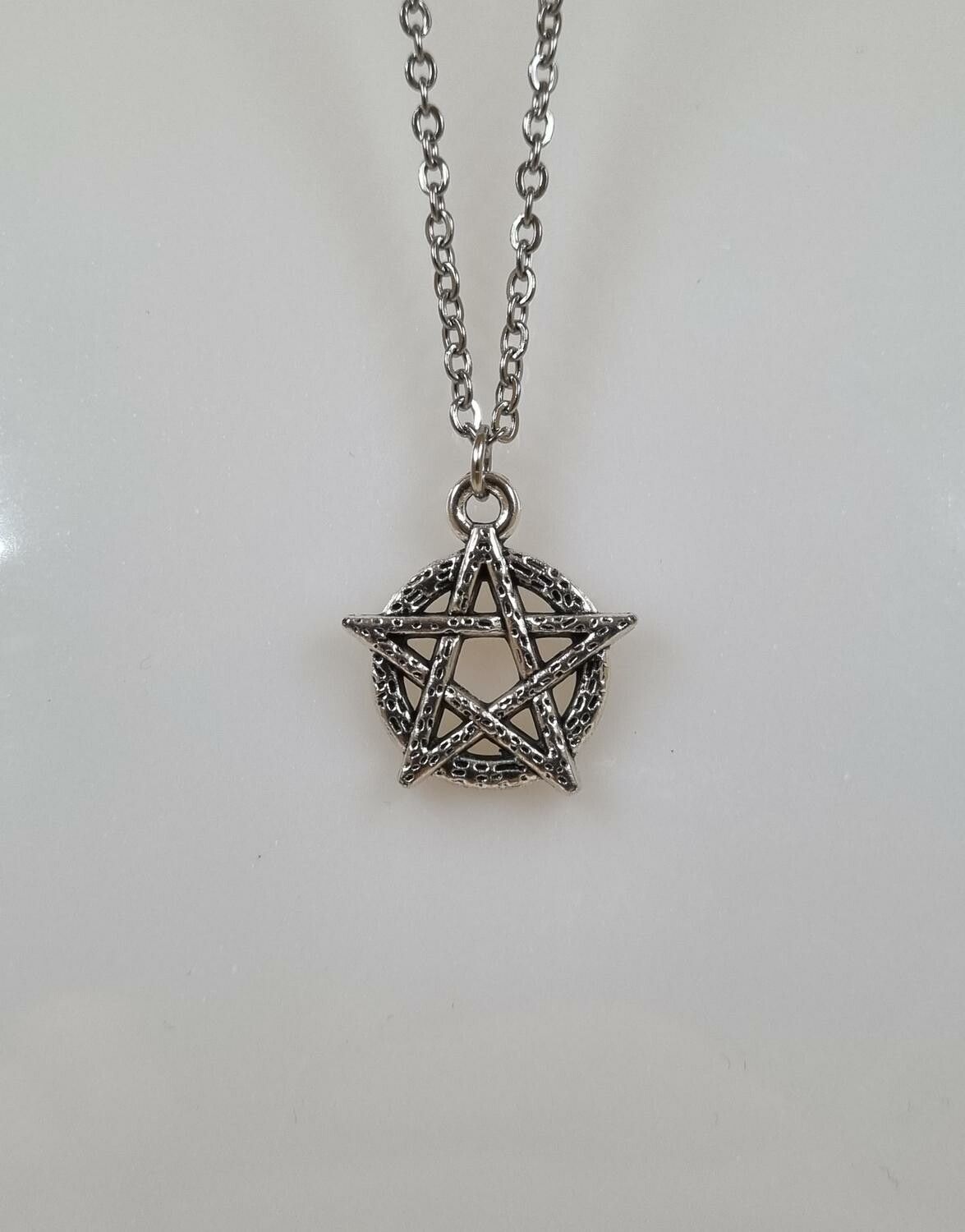 Halsband (60 cm) i rostfritt stål med söt berlock - Pentagram