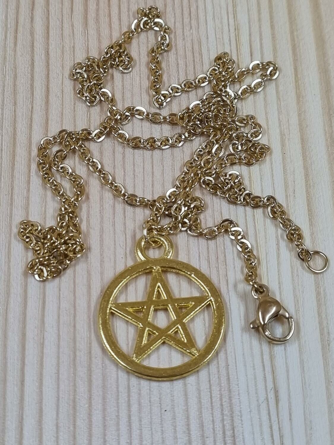 Halsband (60 cm) i rostfritt stål med söt berlock - Pentagram