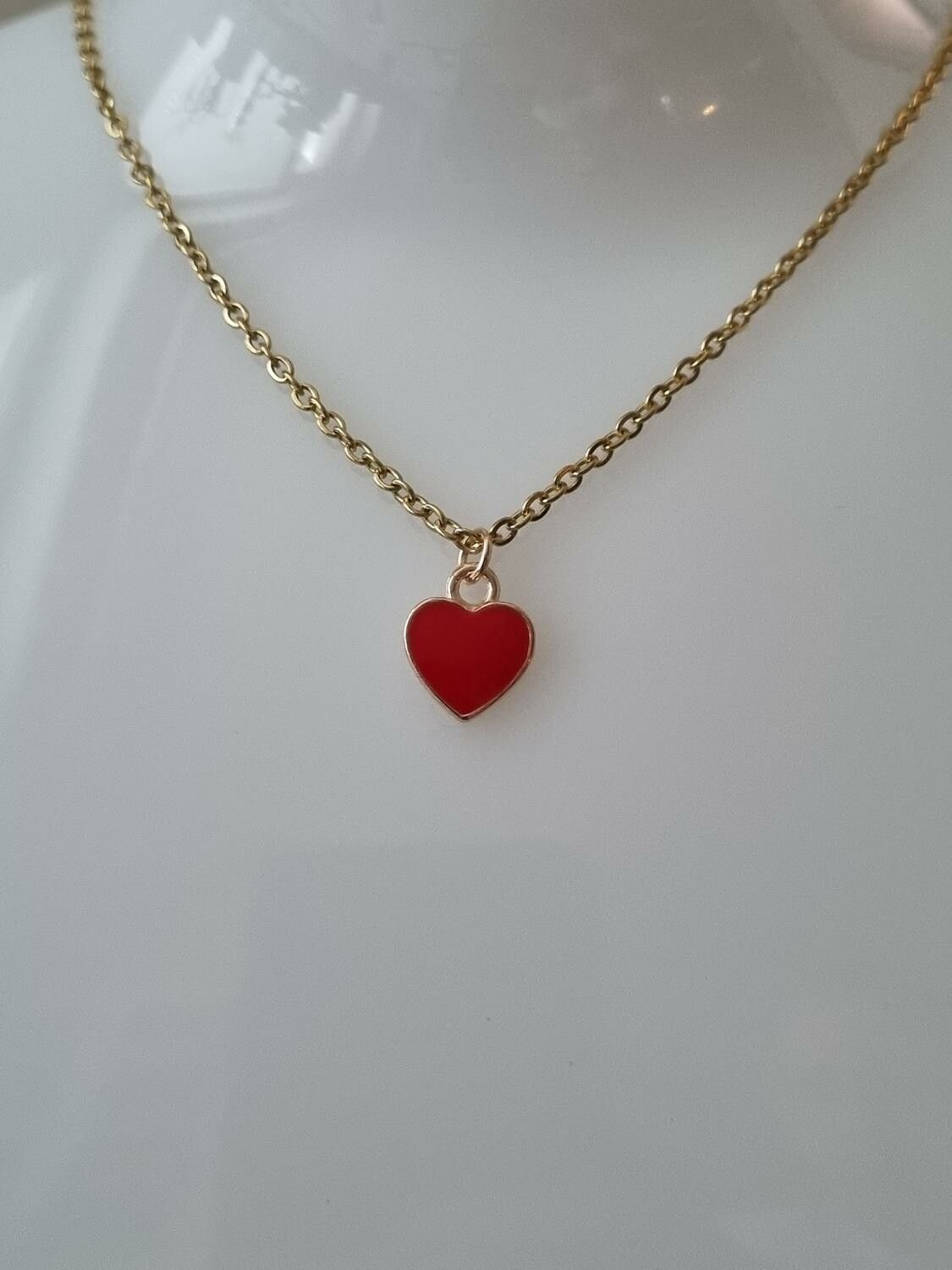 Halsband i rostfritt stål med söt berlock (50 cm) - Rött hjärta
