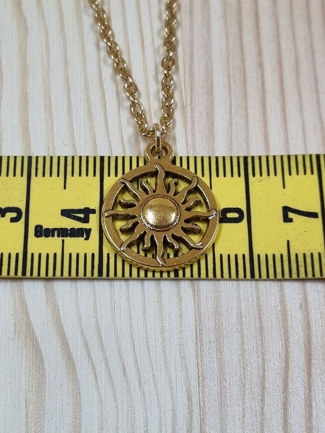 Halsband (60 cm) i rostfritt stål med söt berlock - Sol