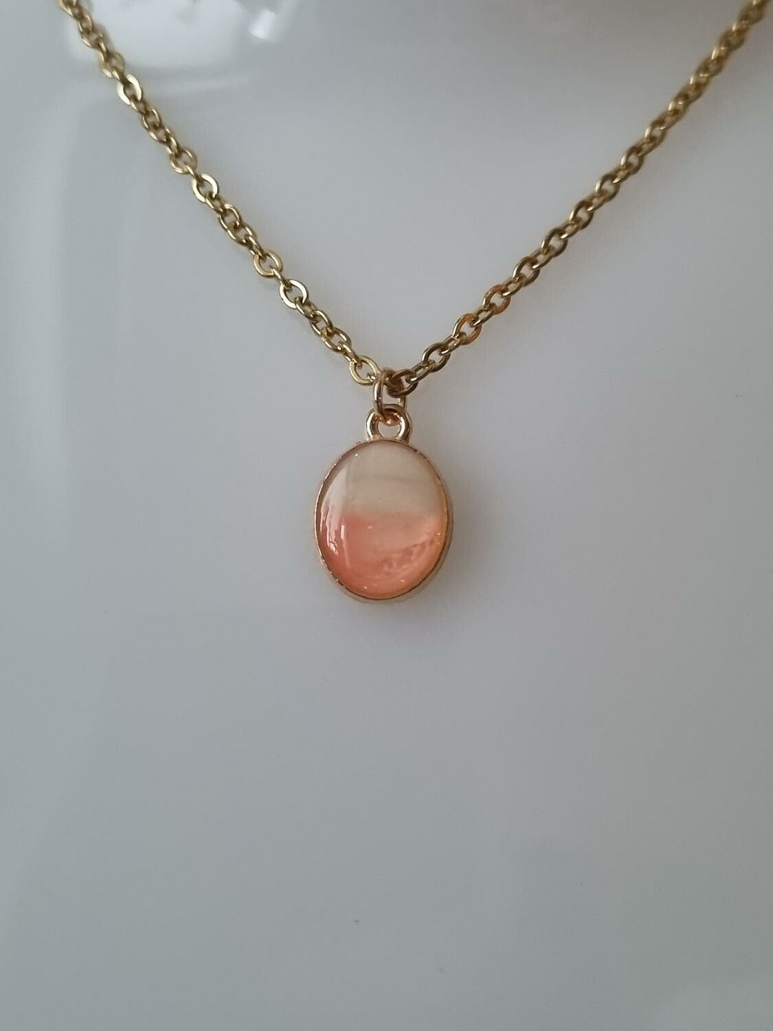 Halsband i rostfritt stål med söt berlock (45 cm) - Oval