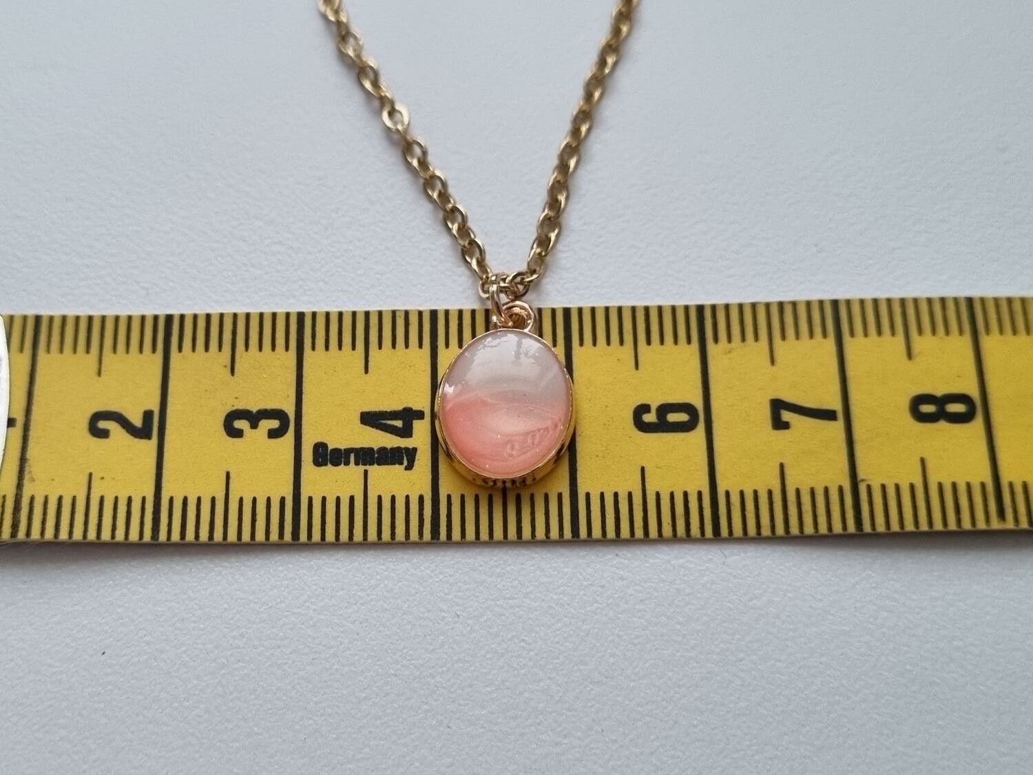 Halsband i rostfritt stål med söt berlock (45 cm) - Oval