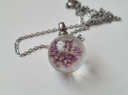 Halsband med rund glaskula (lila)