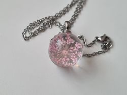Halsband med rund glaskula (rosa)
