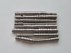 Ca 230 st chippade / trasiga Neodymium magneter i olika storlekar
