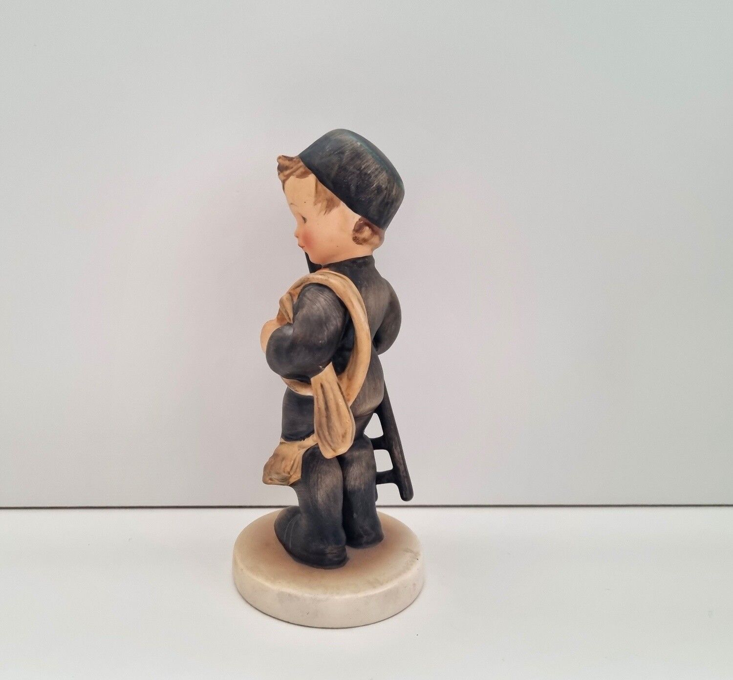 Goebel Hummel figurin - Sotarpojken