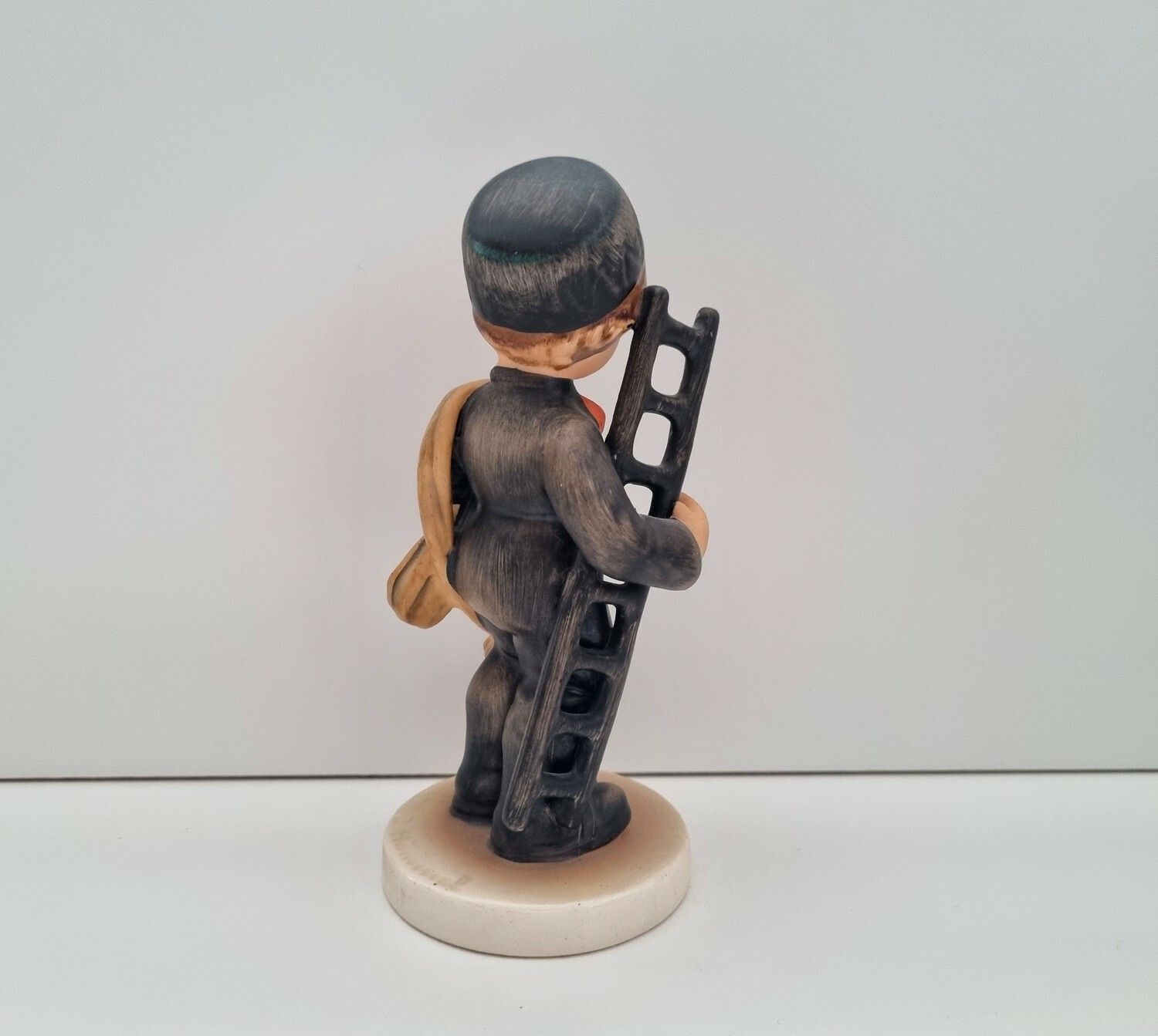 Goebel Hummel figurin - Sotarpojken