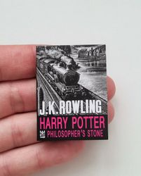 1 st Miniatyrbok, minibok för tittskåp / dockskåp med mera (bok 17)