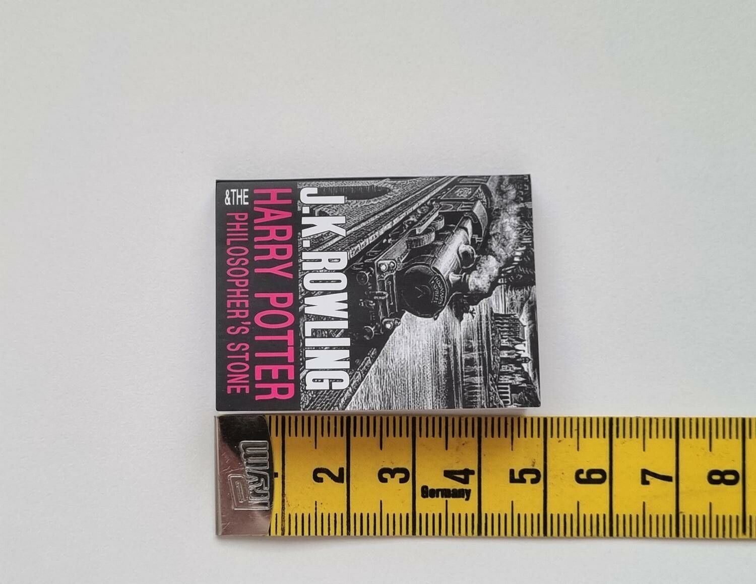 1 st Miniatyrbok, minibok för tittskåp / dockskåp med mera (bok 17)