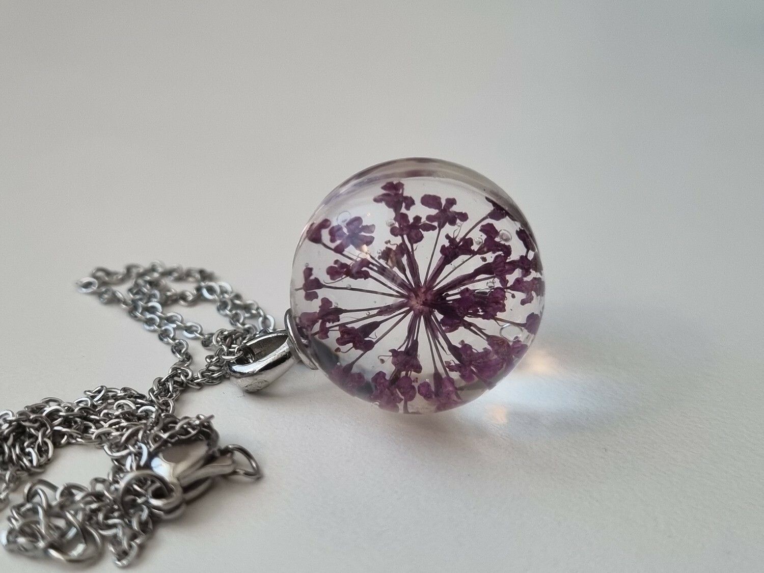 Halsband Glaskula / glasboll (lila)