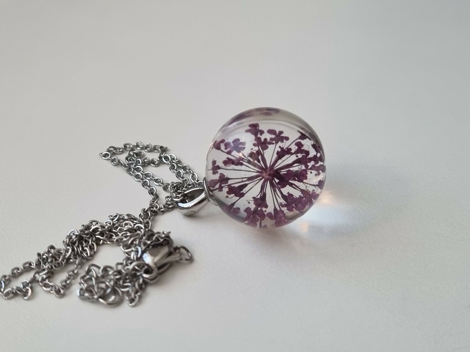Halsband Glaskula / glasboll (lila)