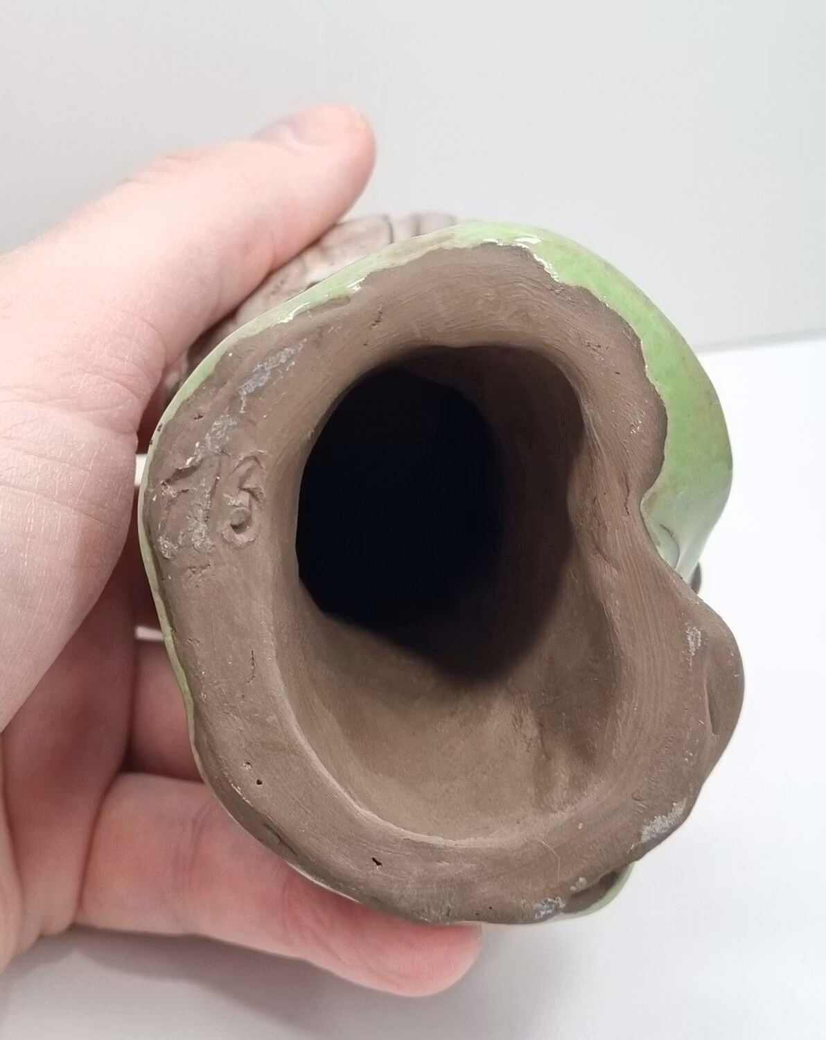 Prydnadsföremål / figurin i keramik - Troll.