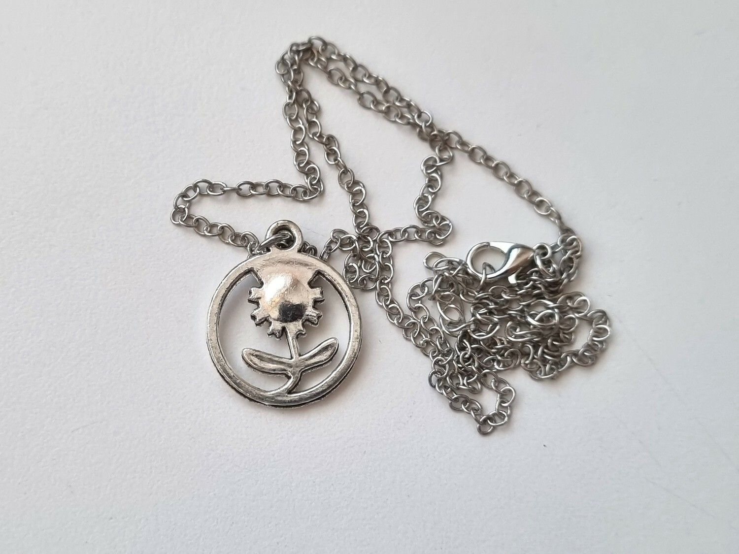 Halsband tusensköna blomma