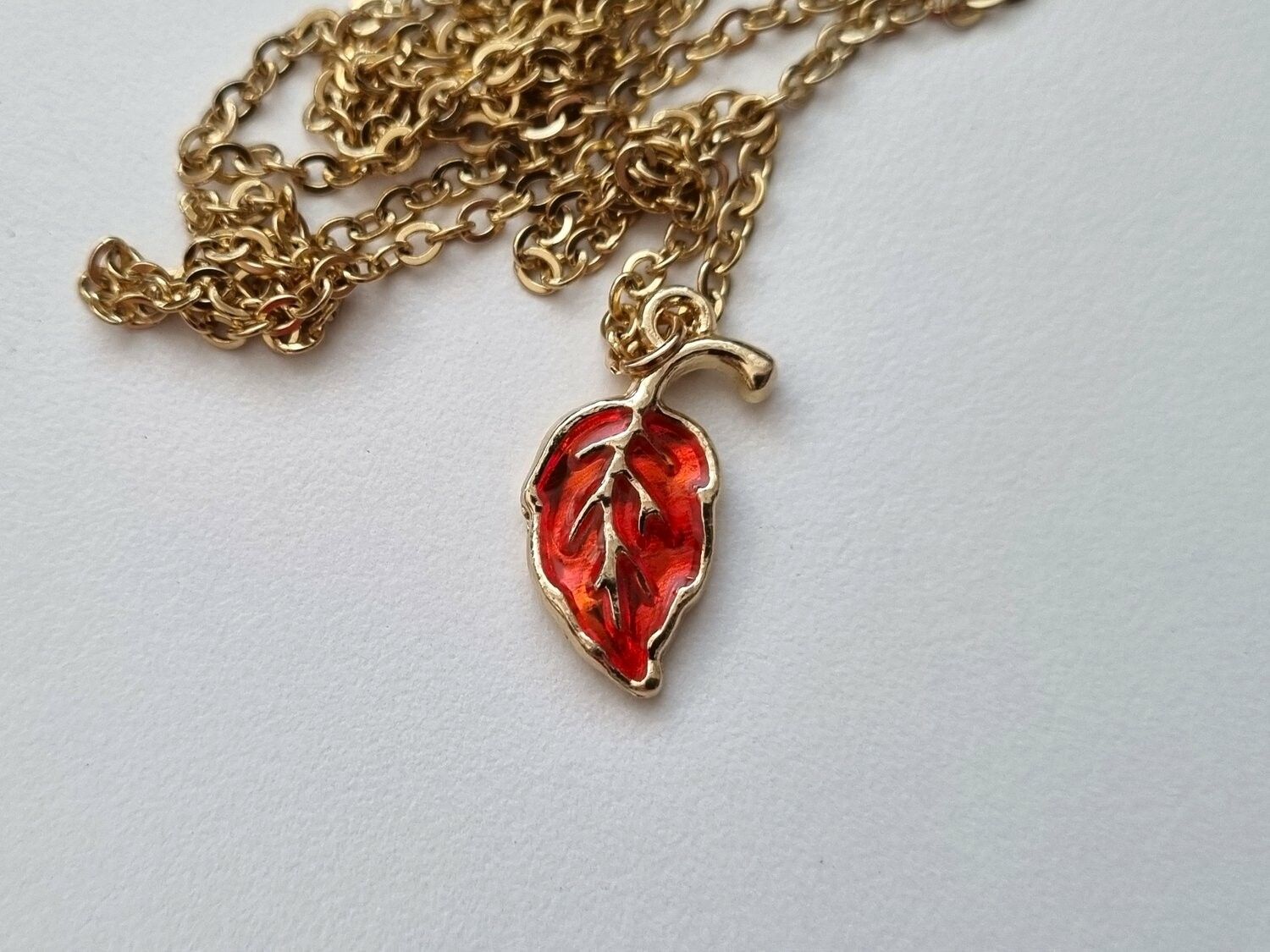 Halsband Rött Löv