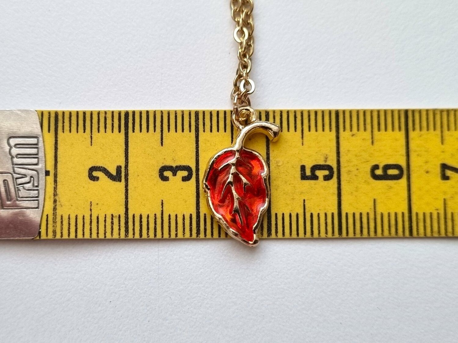 Halsband Rött Löv