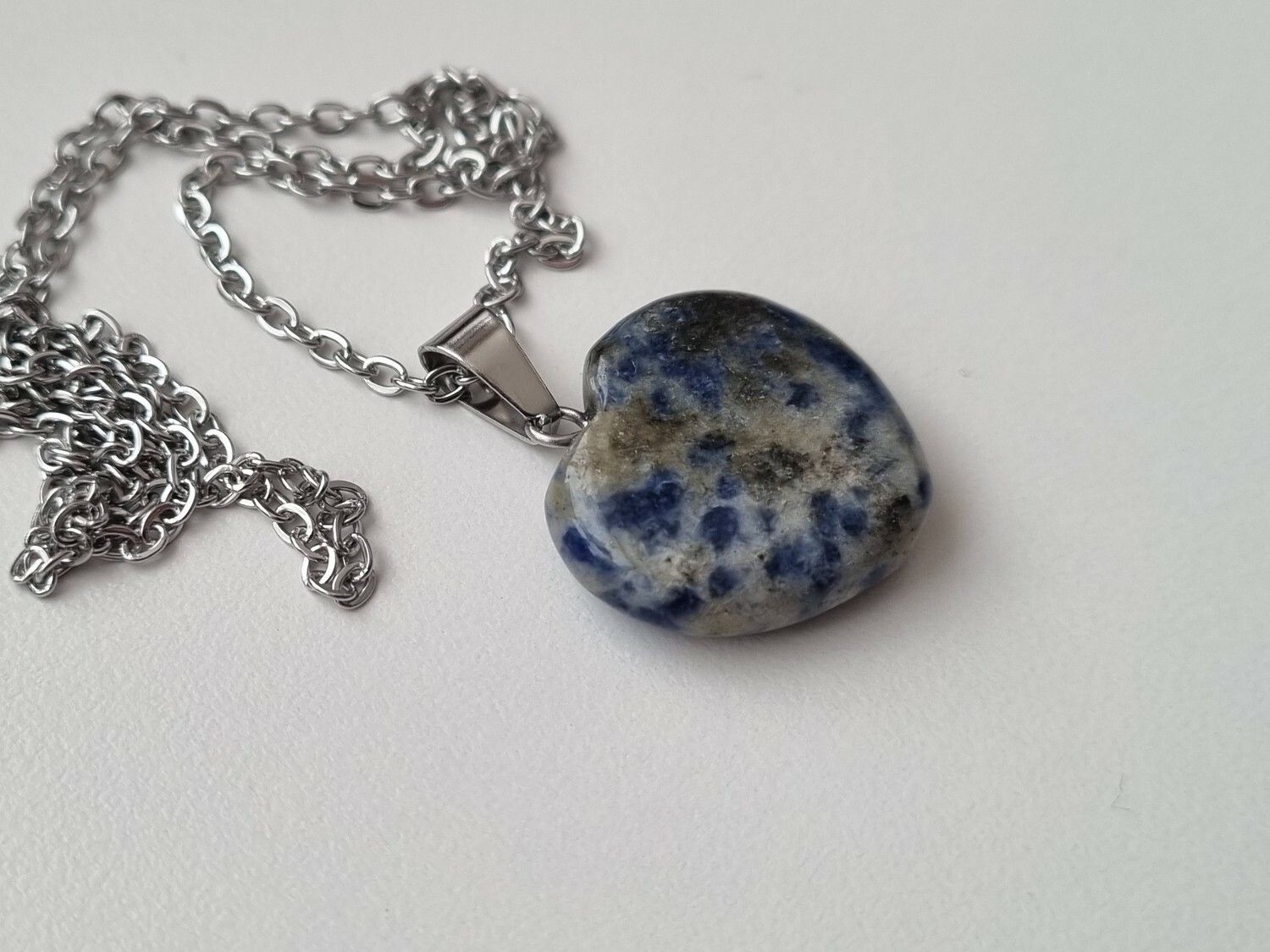 Halsband Hjärta i sten (flerfärgad)