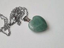 Halsband Hjärta i sten (turkos/grönt)