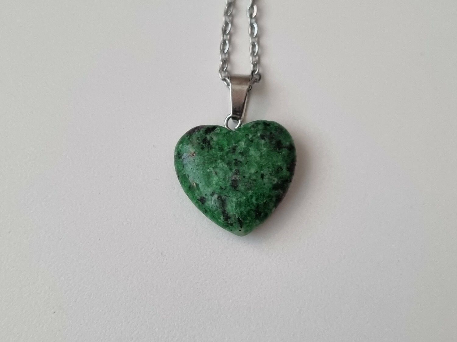 Halsband Hjärta i sten (grön/svart)