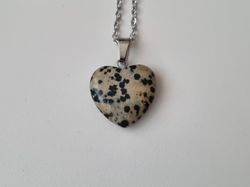Halsband Hjärta i sten (grå/svart)