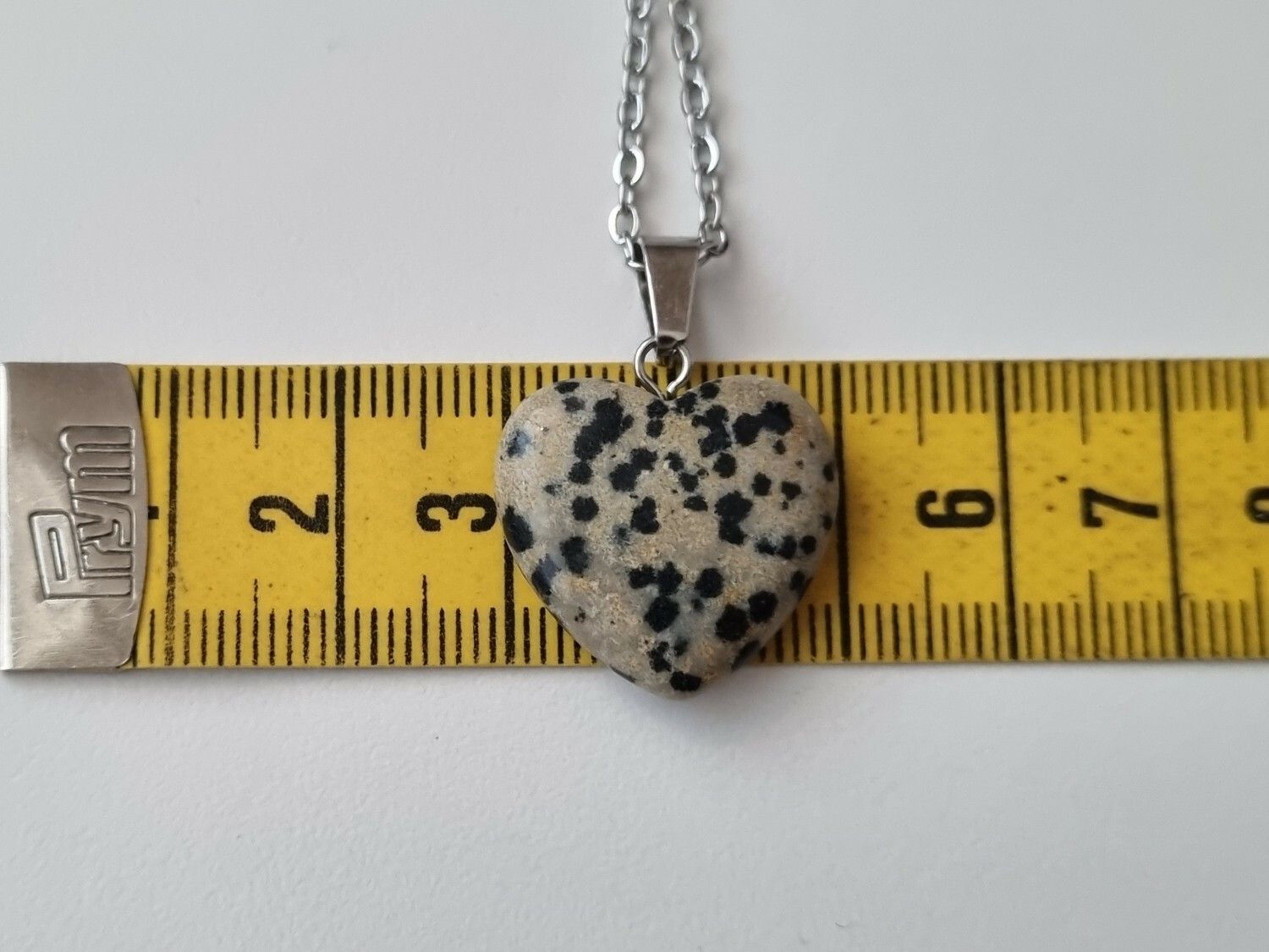 Halsband Hjärta i sten (grå/svart)